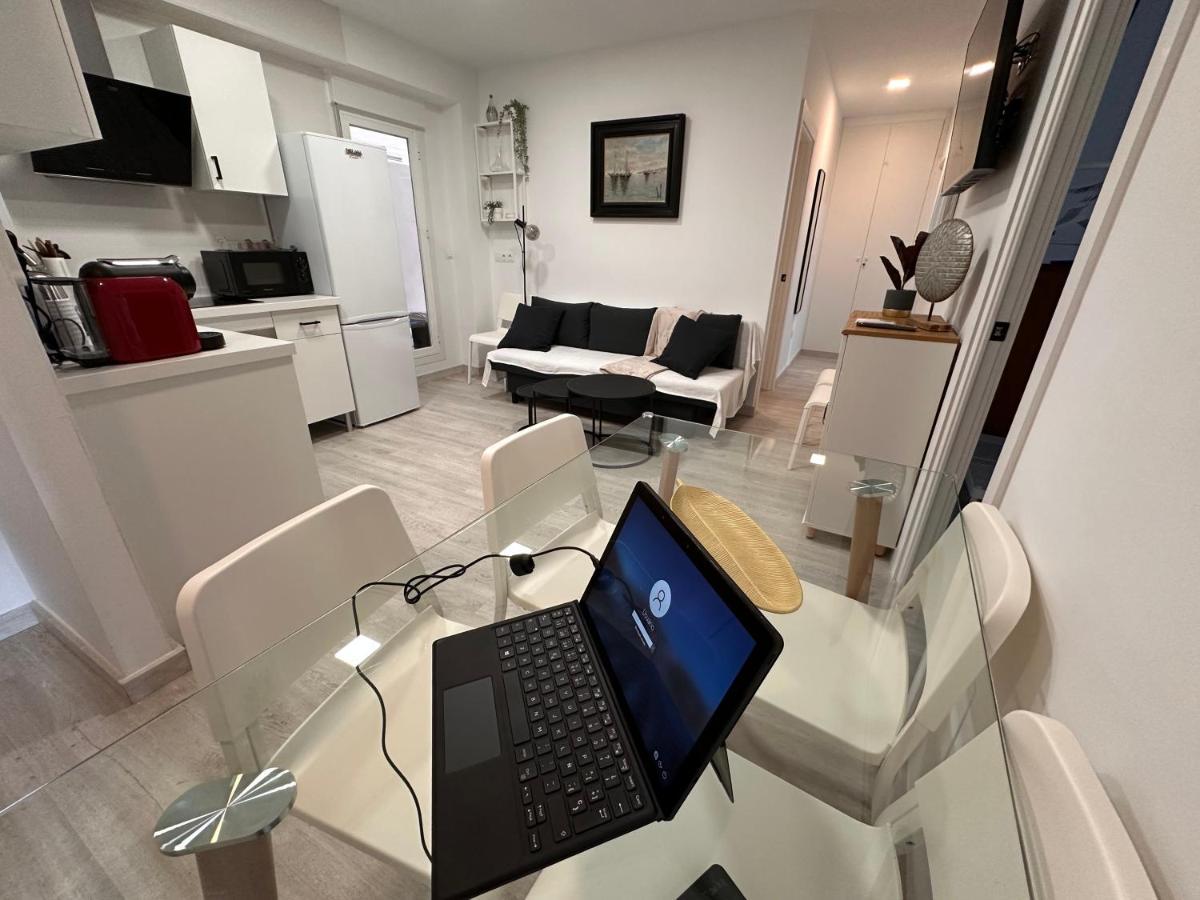 Ferienwohnung Nuestro Rincon Del Centro Historico Especial Grupos Terraza Parking Gratis 02 Málaga Exterior foto