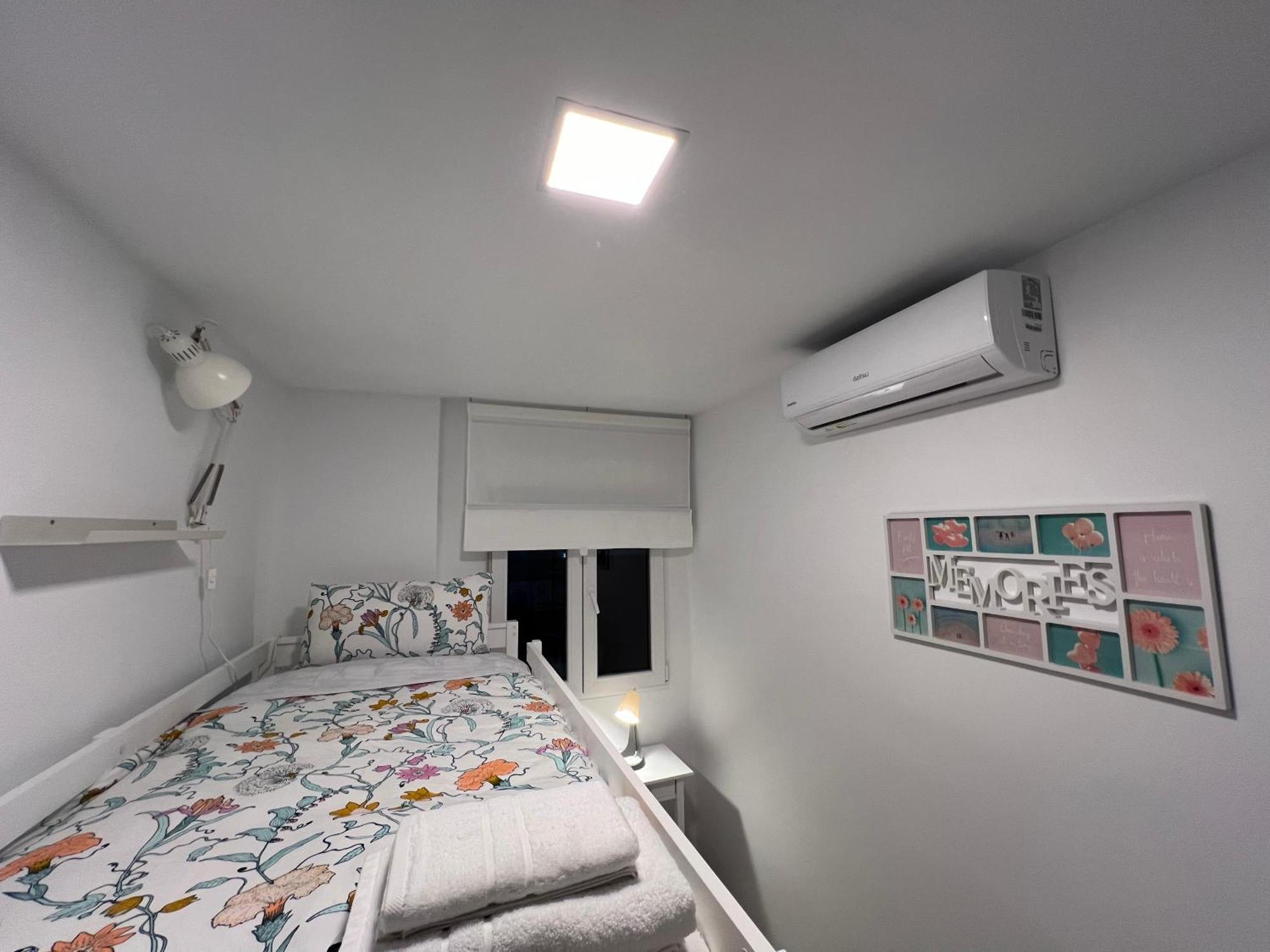 Ferienwohnung Nuestro Rincon Del Centro Historico Especial Grupos Terraza Parking Gratis 02 Málaga Exterior foto